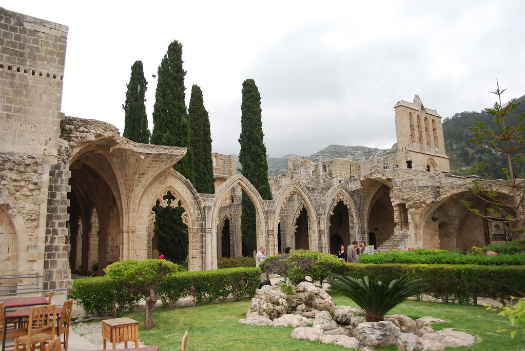 מנזר בלפאיס השליו