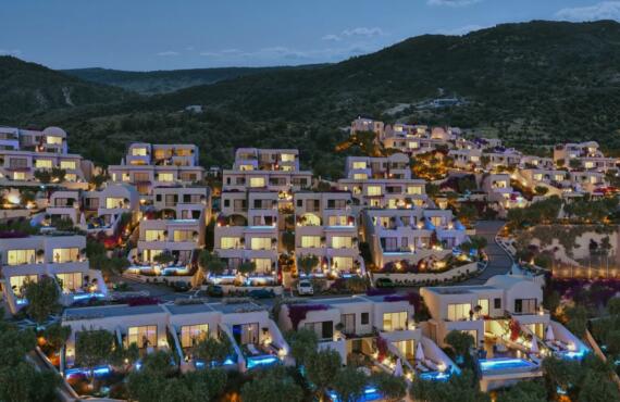 Descubra el espíritu de Santorini en ORGA HOMES – Mediterranean Villas Oasis