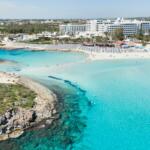 اكتشاف إمكانات السياحة في قبرص: الكشف عن جوهرة البحر الأبيض المتوسط للاستكشاف السياحي