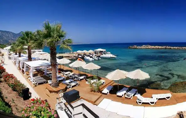 Sandy Retreats: привабливі пляжі Північного Кіпру 4 Пляж Камелот